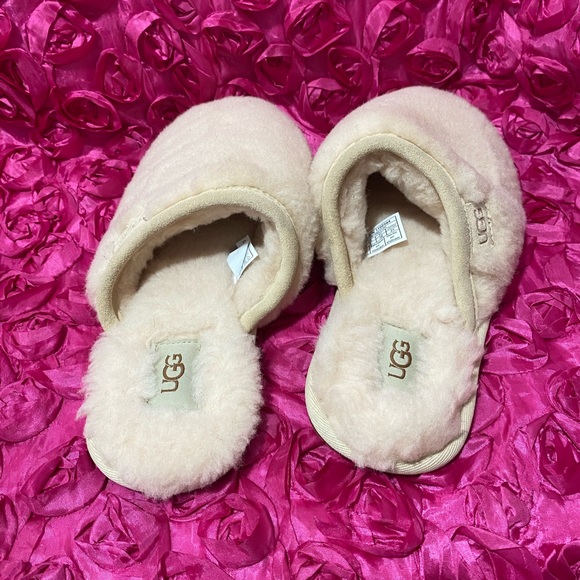 Ugg slide on slipper - Picture 4 of 6